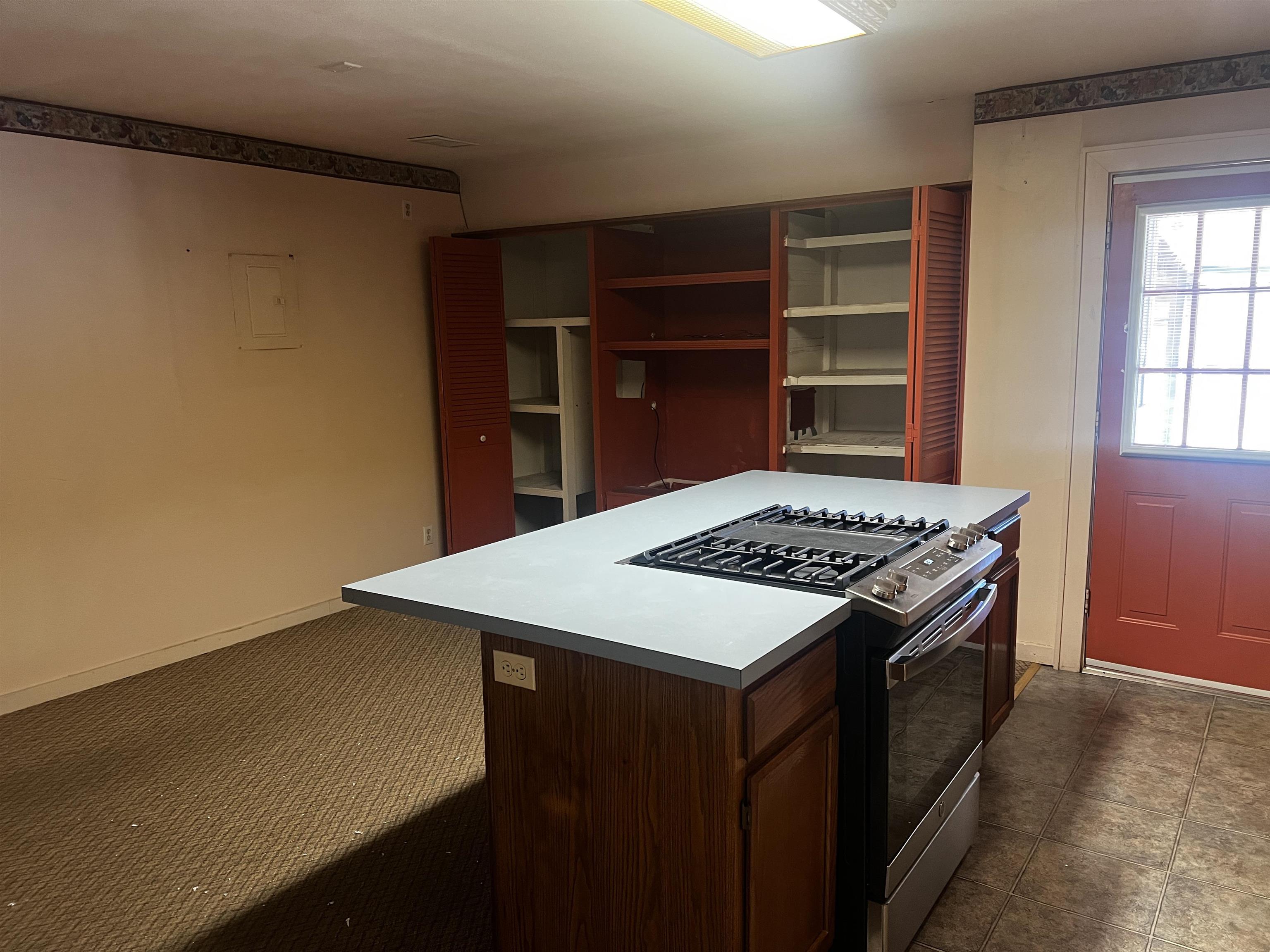 1702 N 8 Property Photo 4