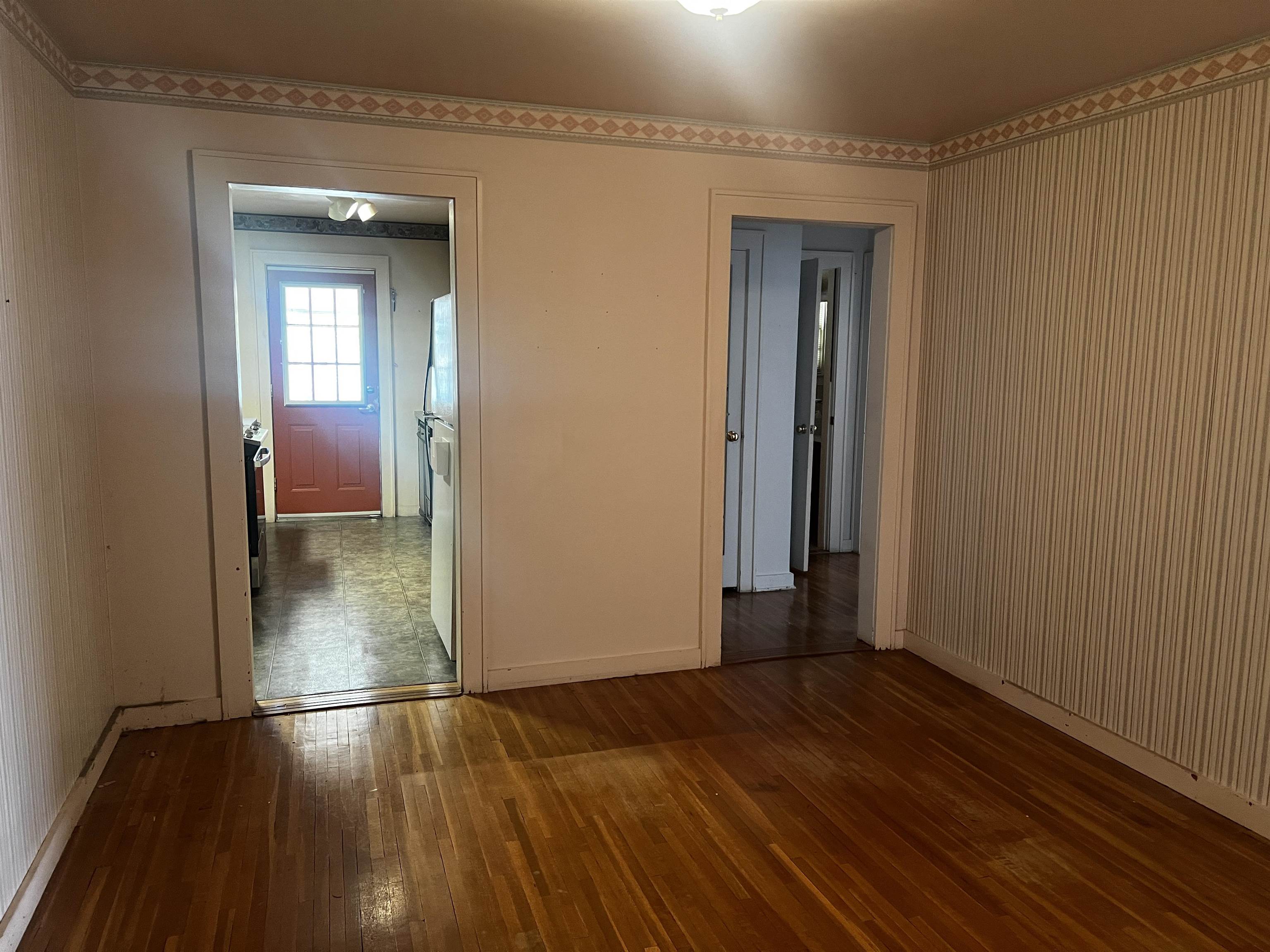 1702 N 8 Property Photo 6
