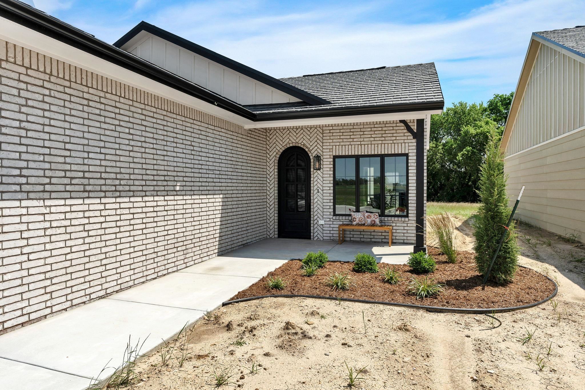 6130 N Hiebert Dr Property Photo 2