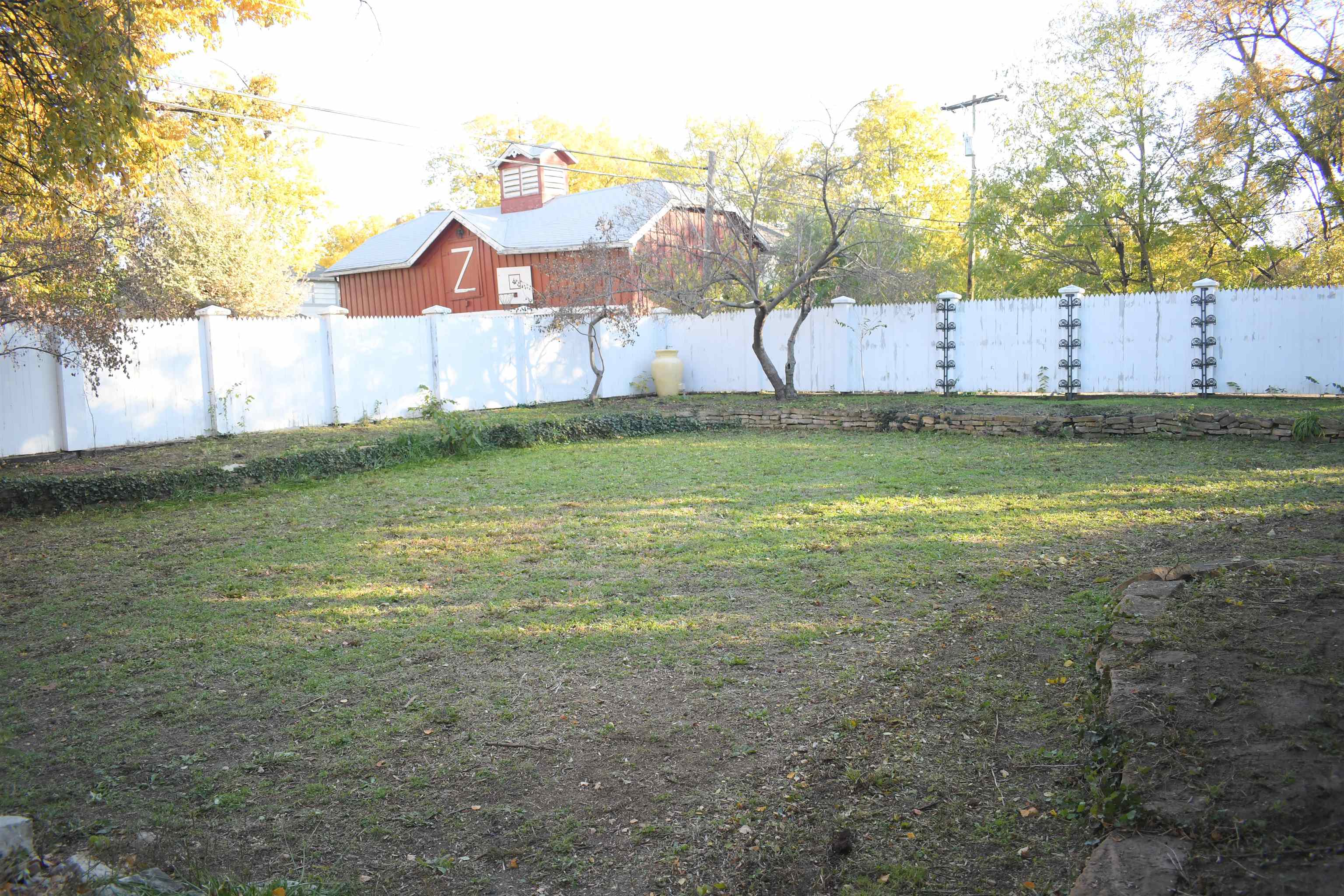 219 W Prescott Ave Property Photo 28
