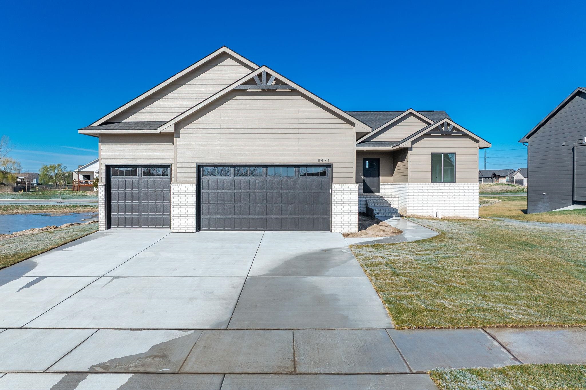 8471 W Pebble Property Photo 1