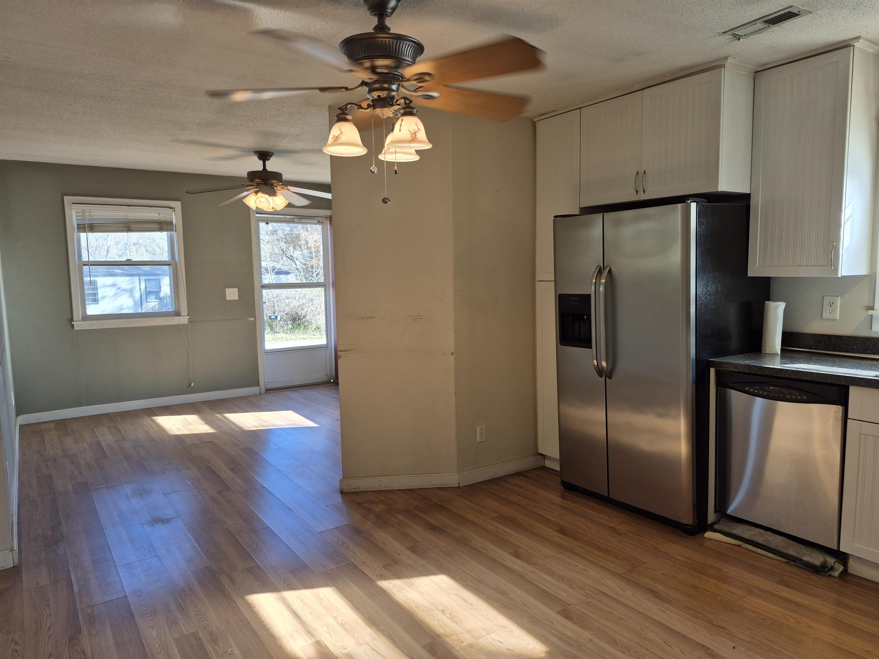 309 S Indiana St Property Photo 3