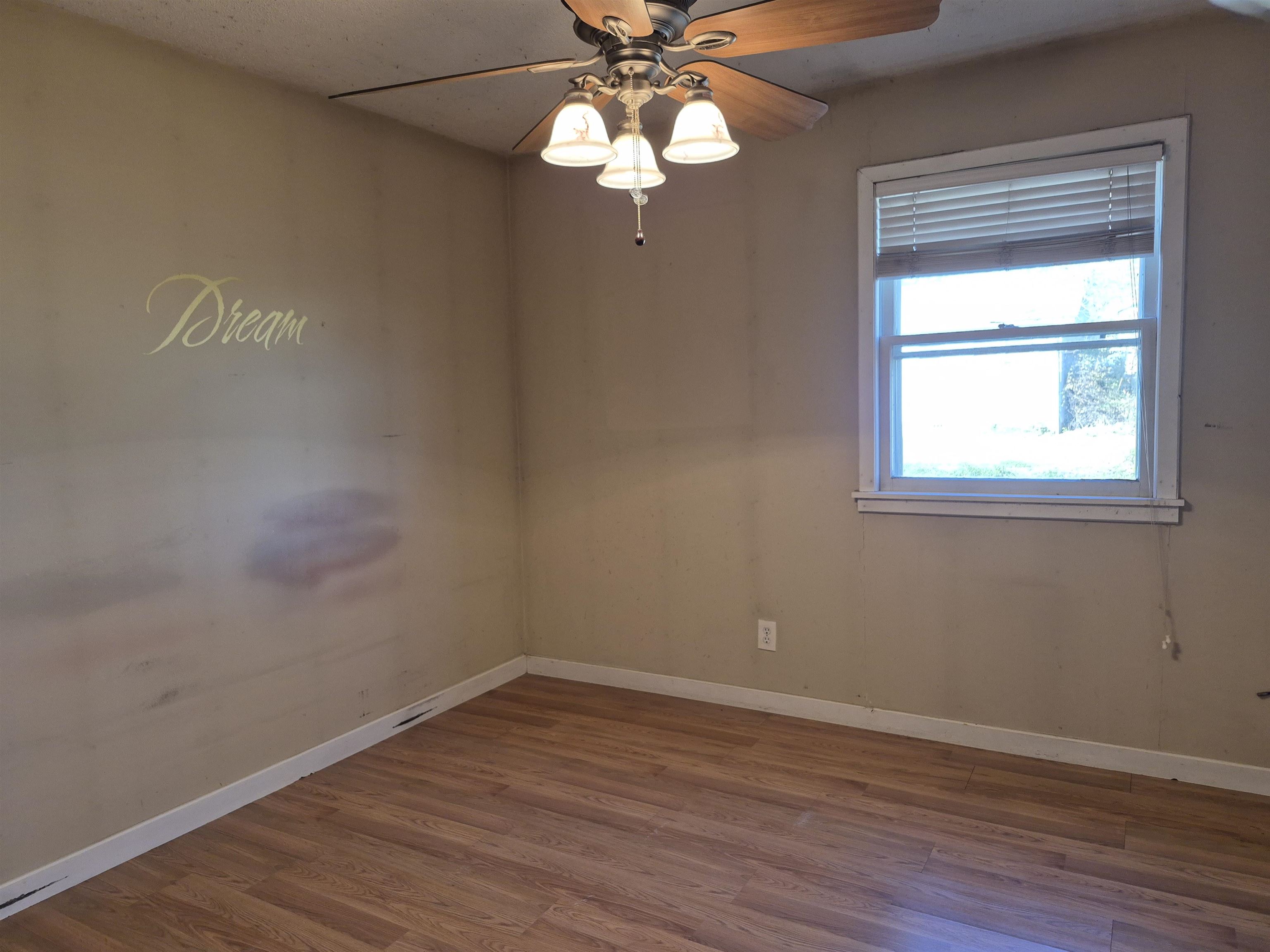 309 S Indiana St Property Photo 4