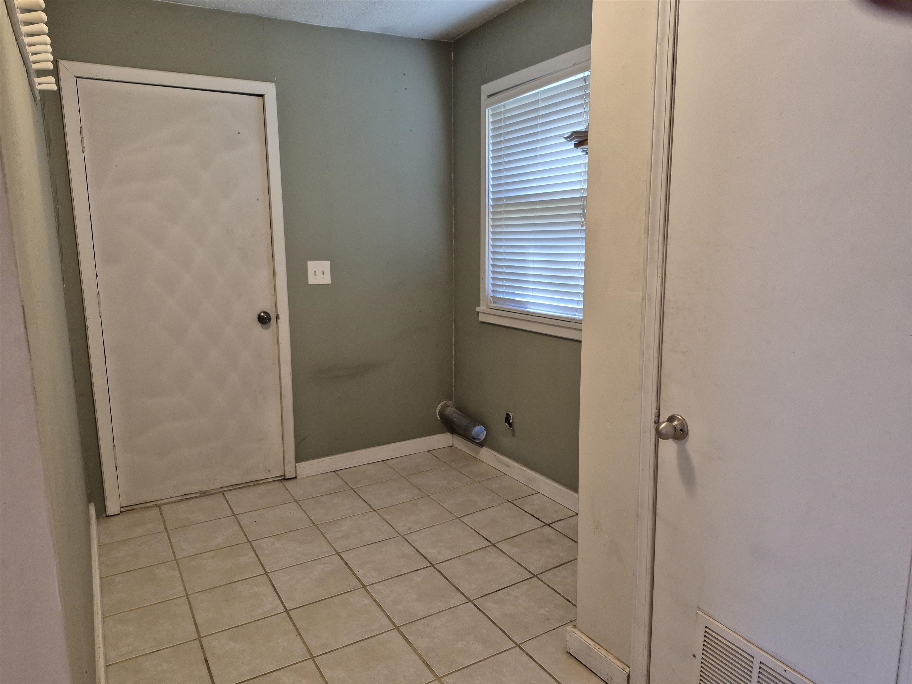 309 S Indiana St Property Photo 8