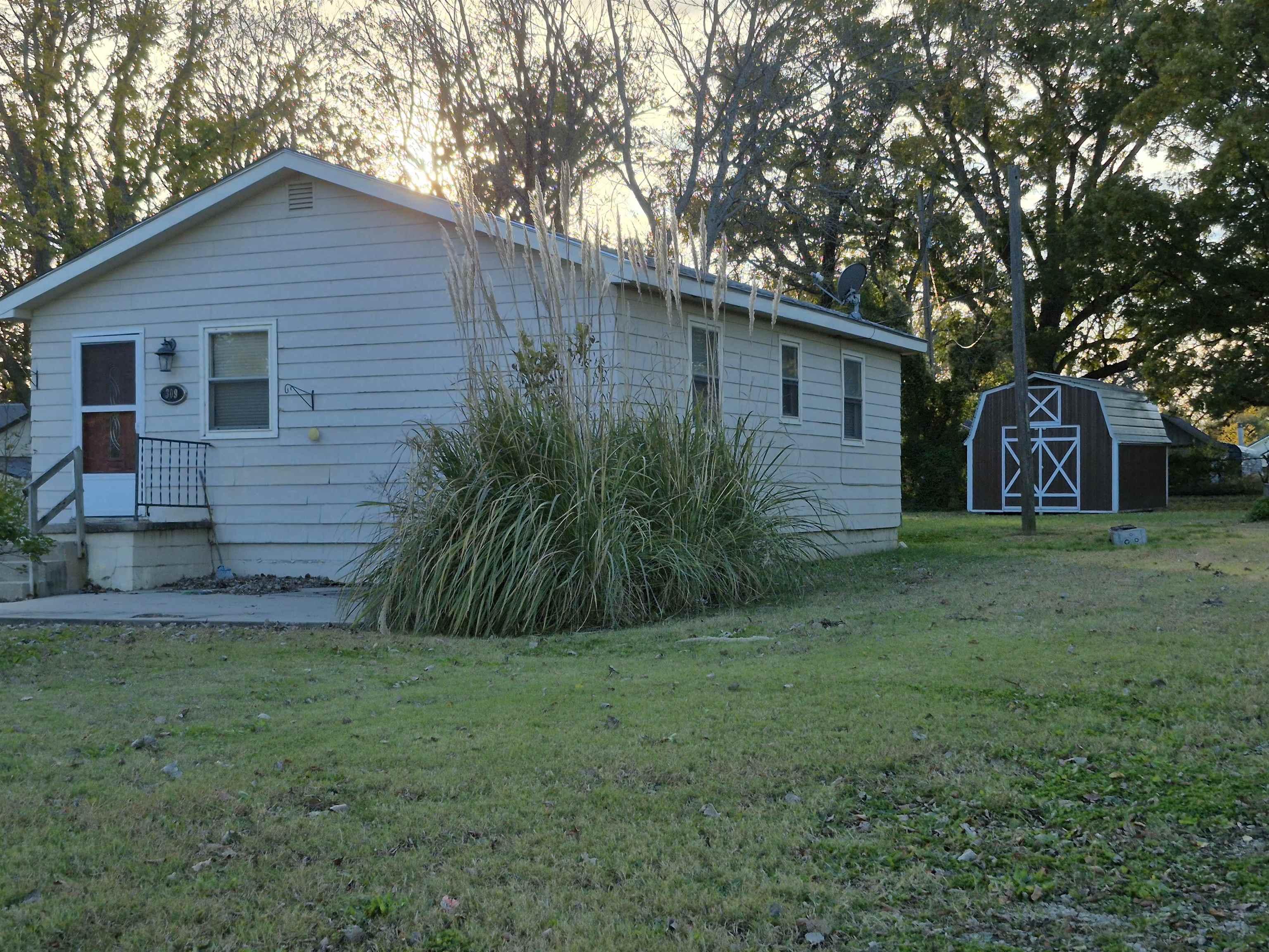 309 S Indiana St Property Photo 9