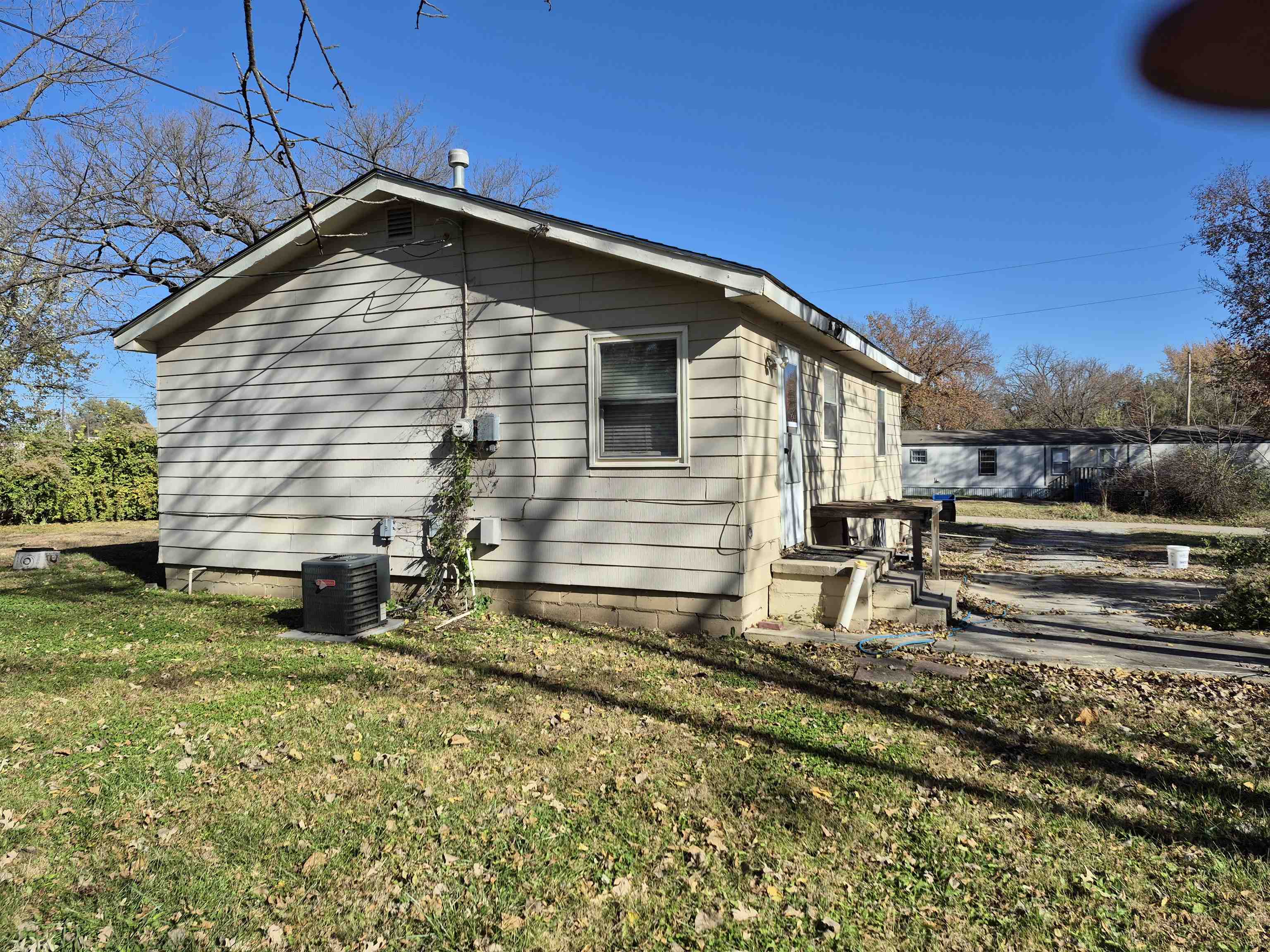 309 S Indiana St Property Photo 10