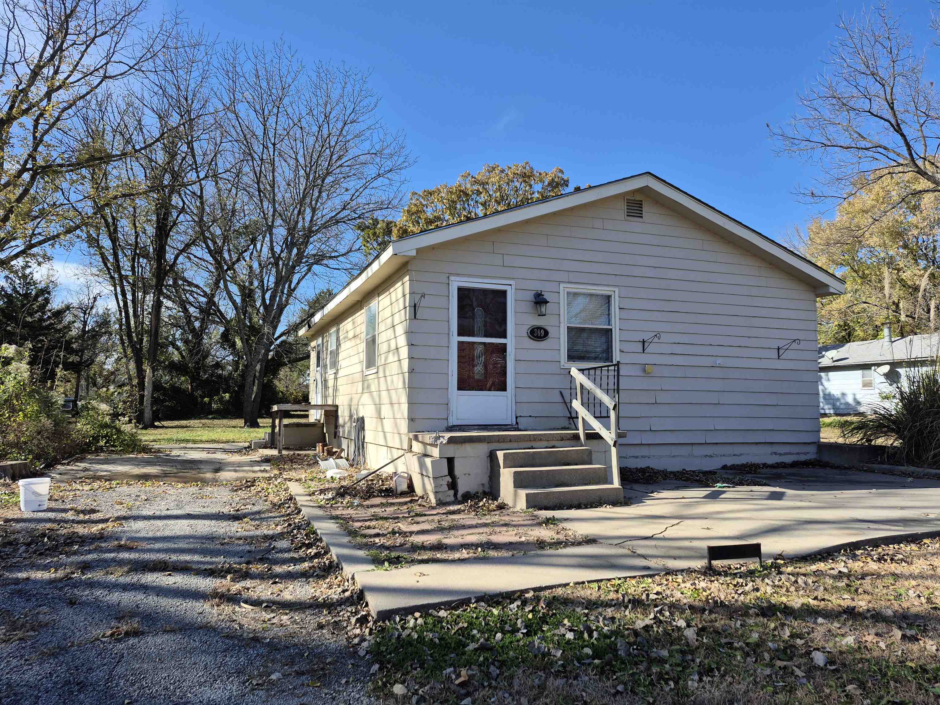 309 S Indiana St Property Photo 12