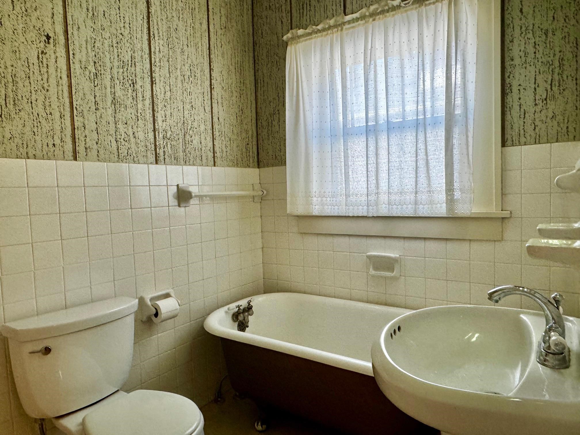 1006 N Washington Ave Property Photo 8