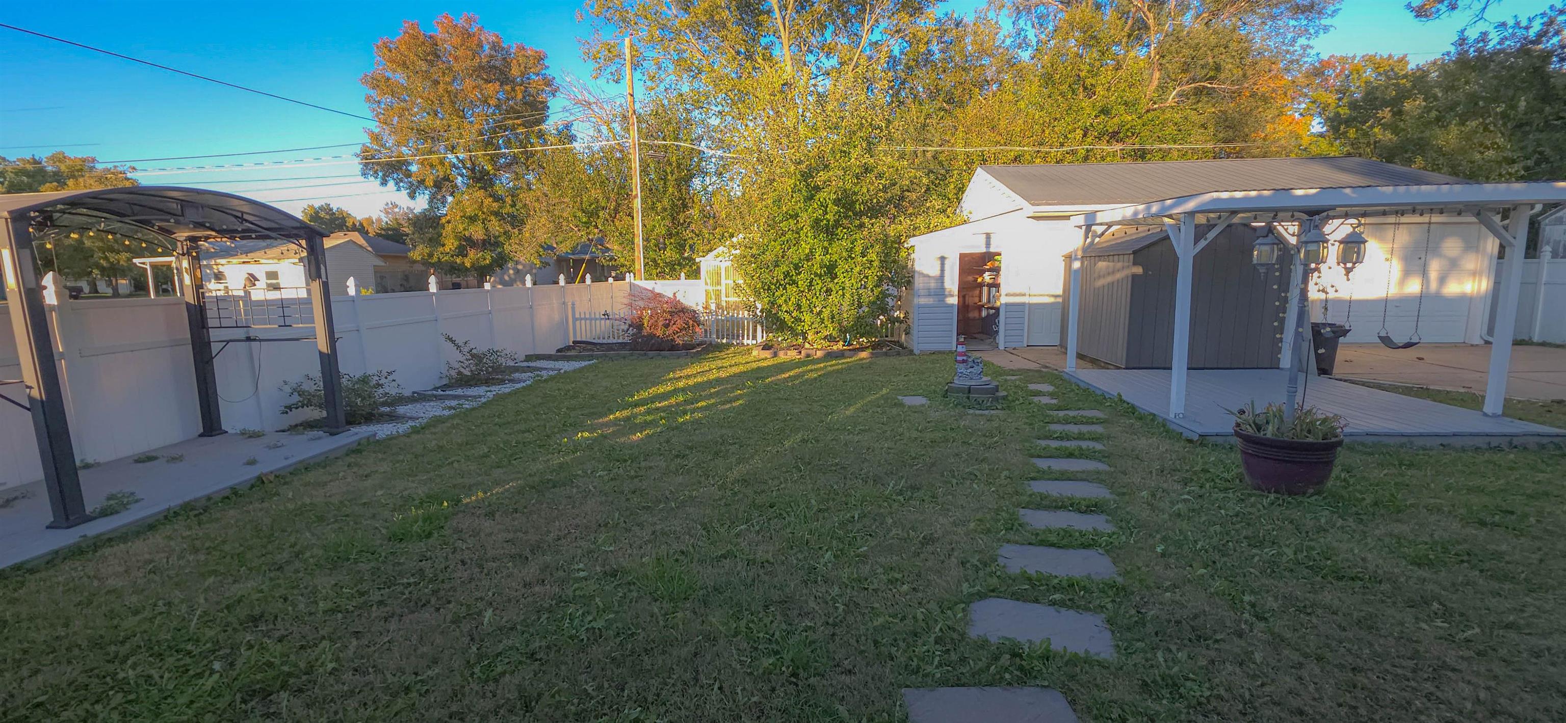 1424 Norwood Ave Property Photo 22
