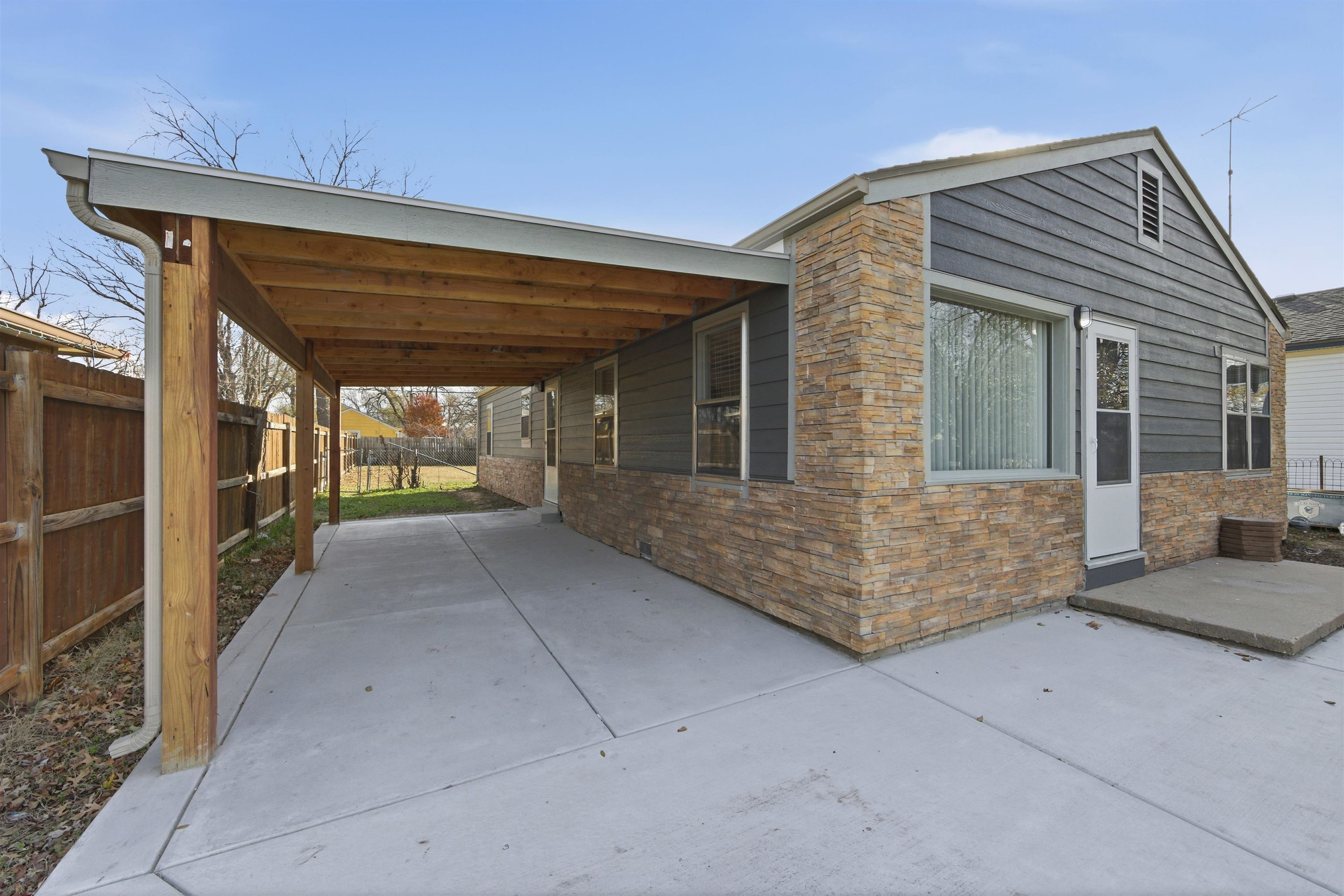 3124 N Shelton St. Property Photo 1