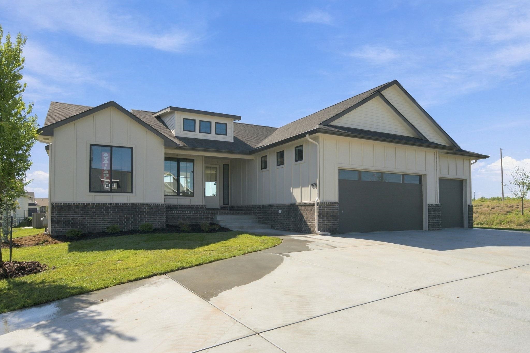 4997 N Emerald Property Photo 2