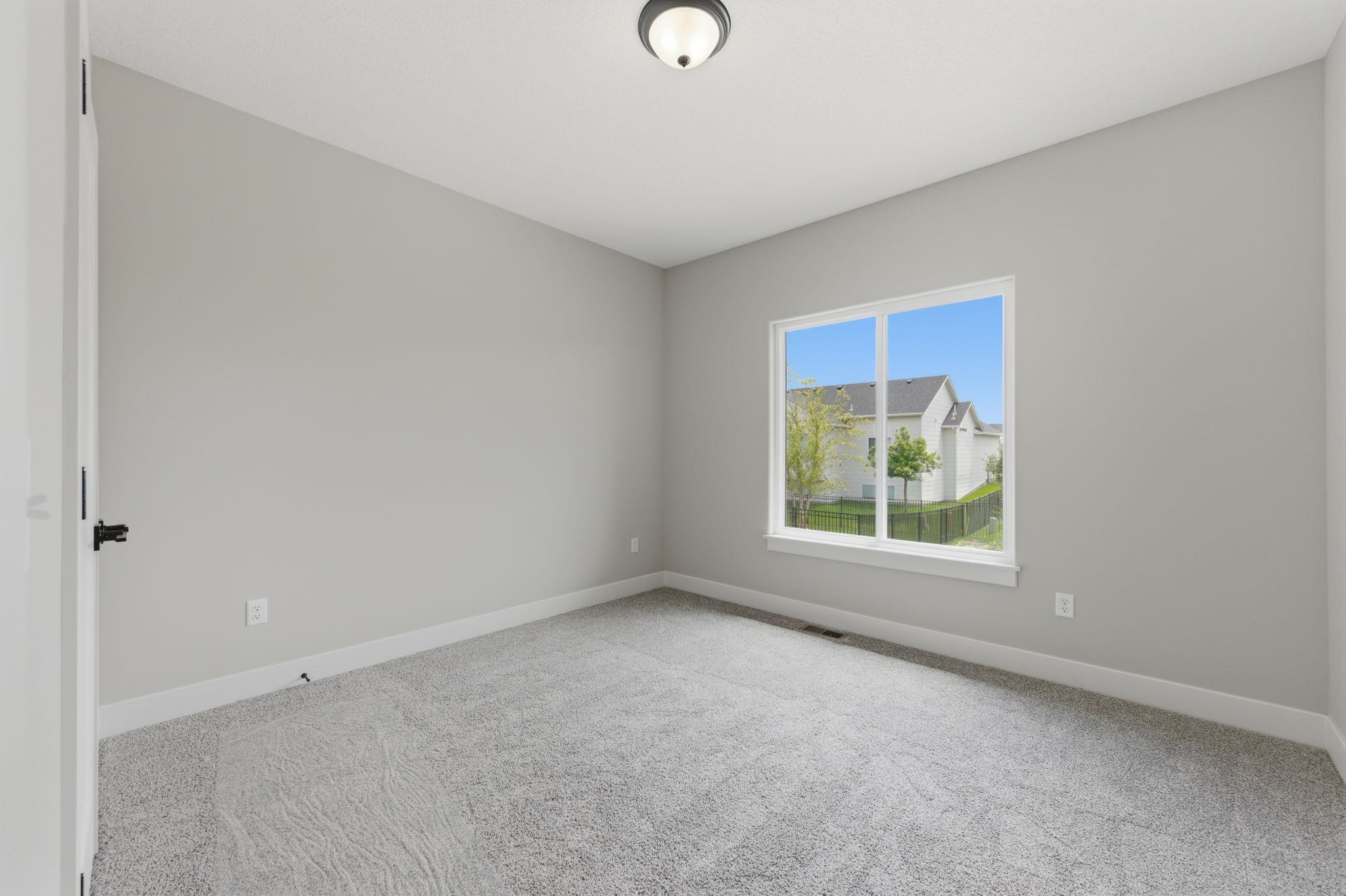 4997 N Emerald Property Photo 24