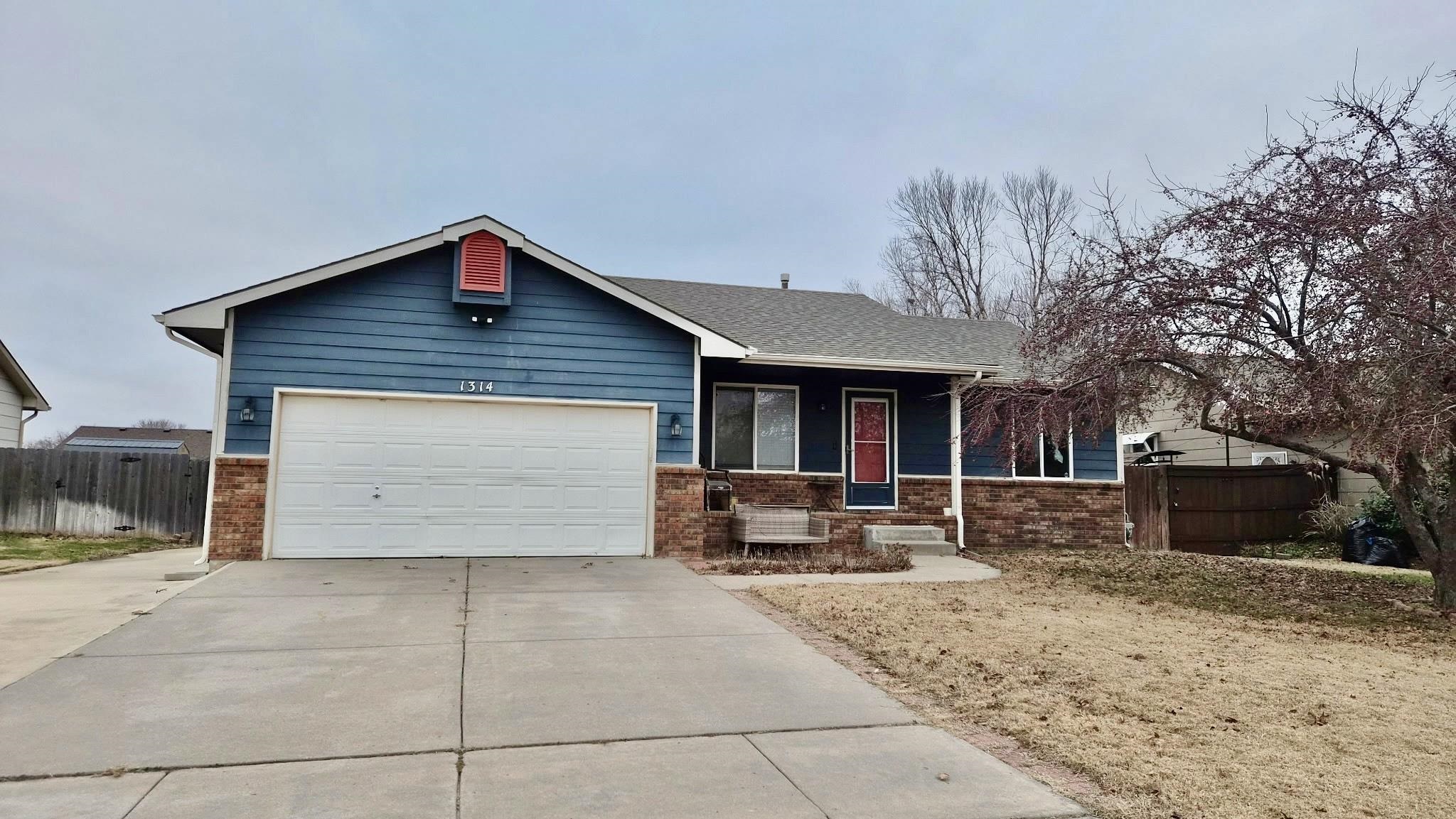 1314 E Hurley St Property Photo 1