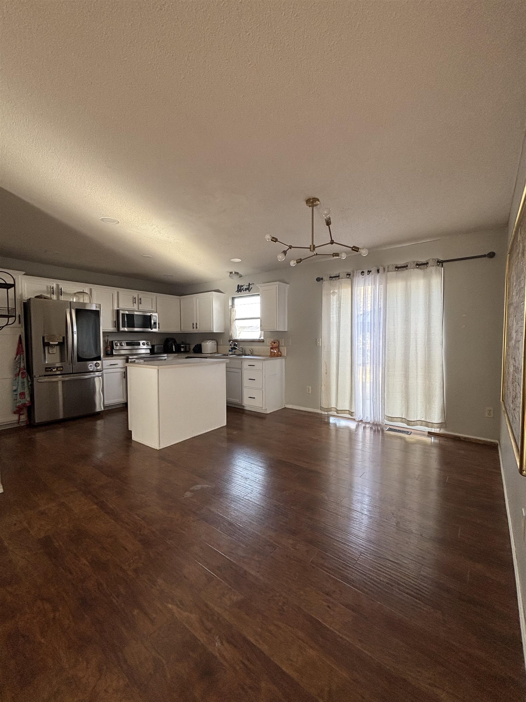 1314 E Hurley St Property Photo 5