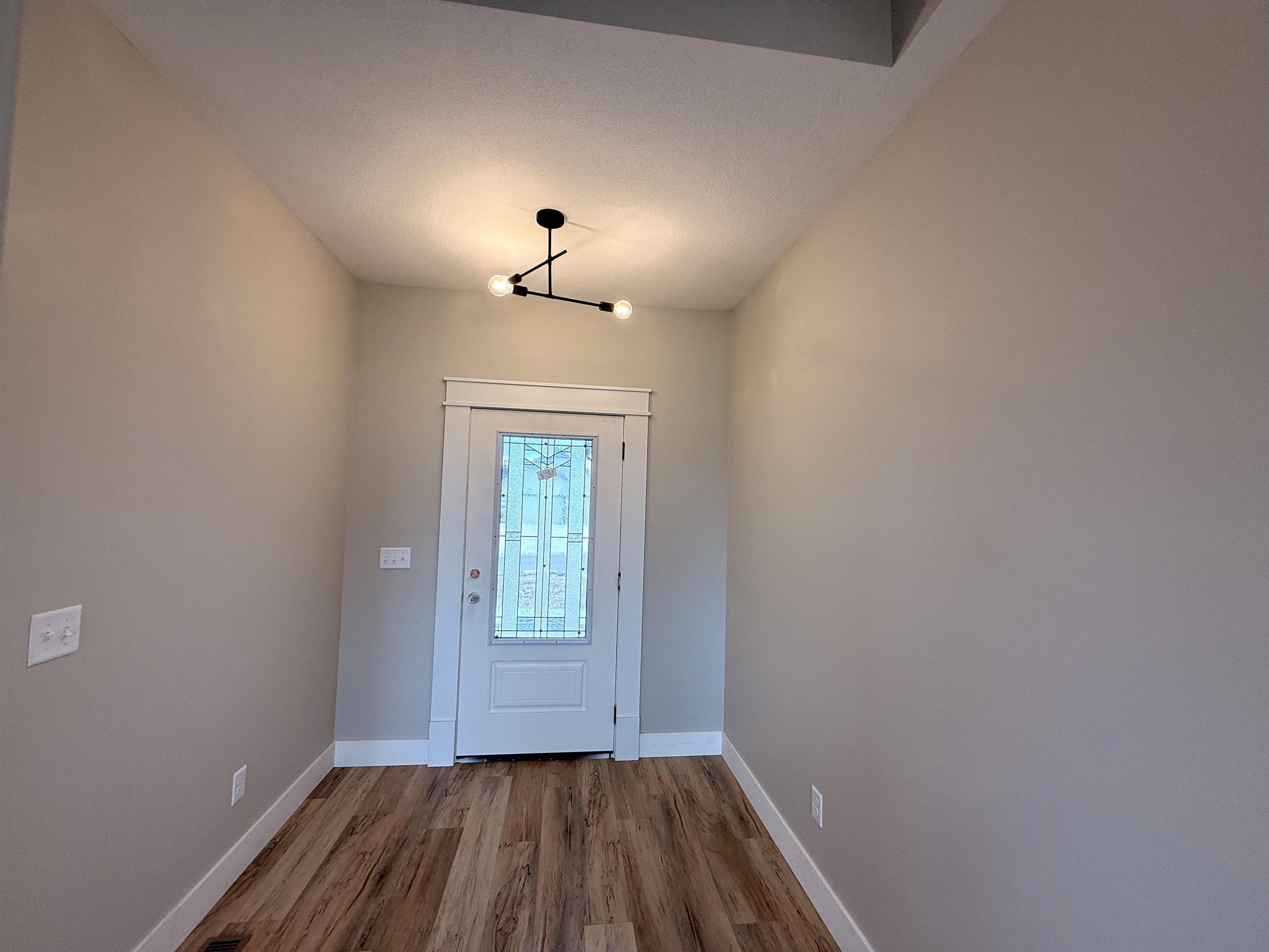2153 S Chateau Ct Property Photo 3
