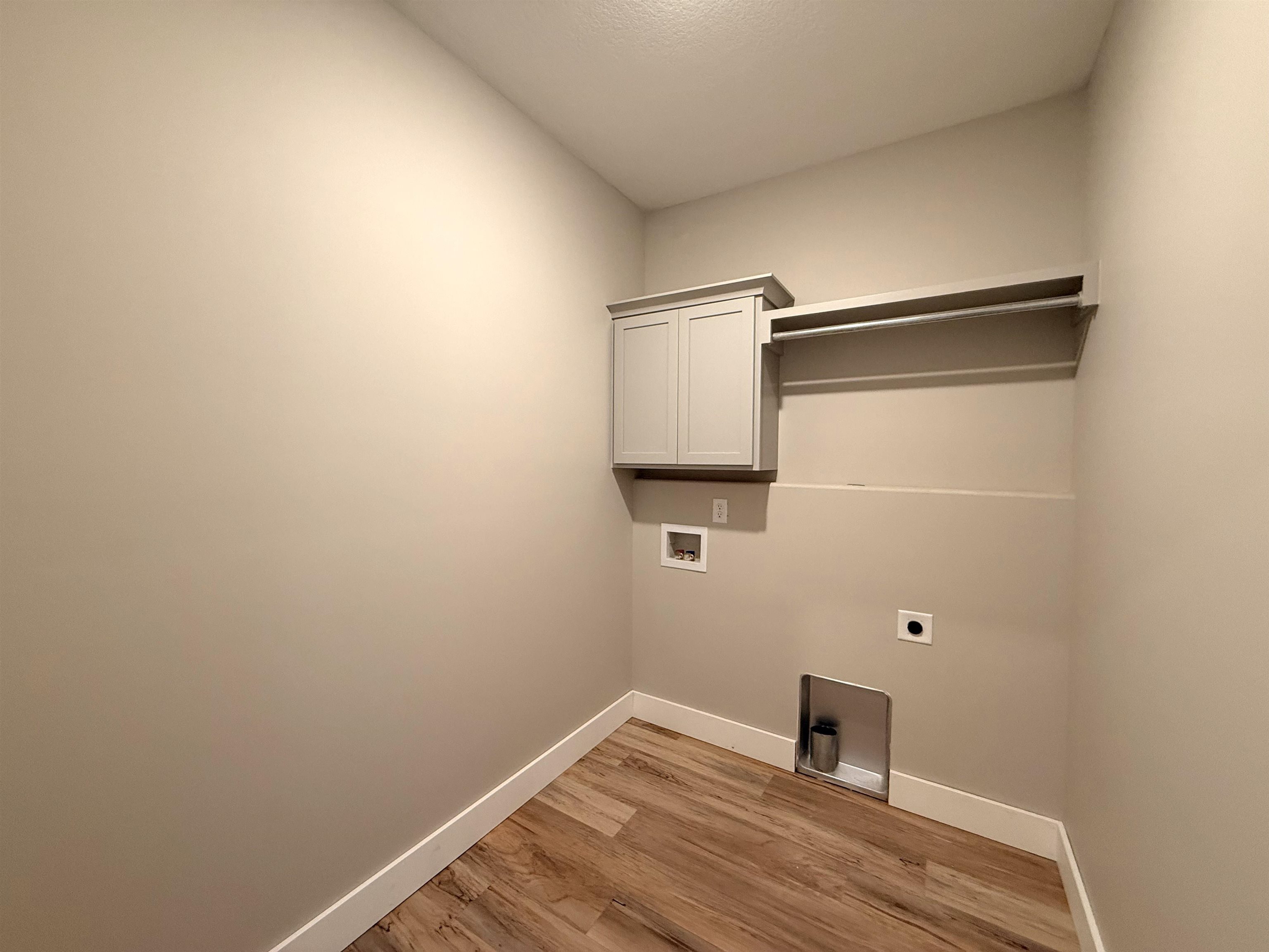 2153 S Chateau Ct Property Photo 8