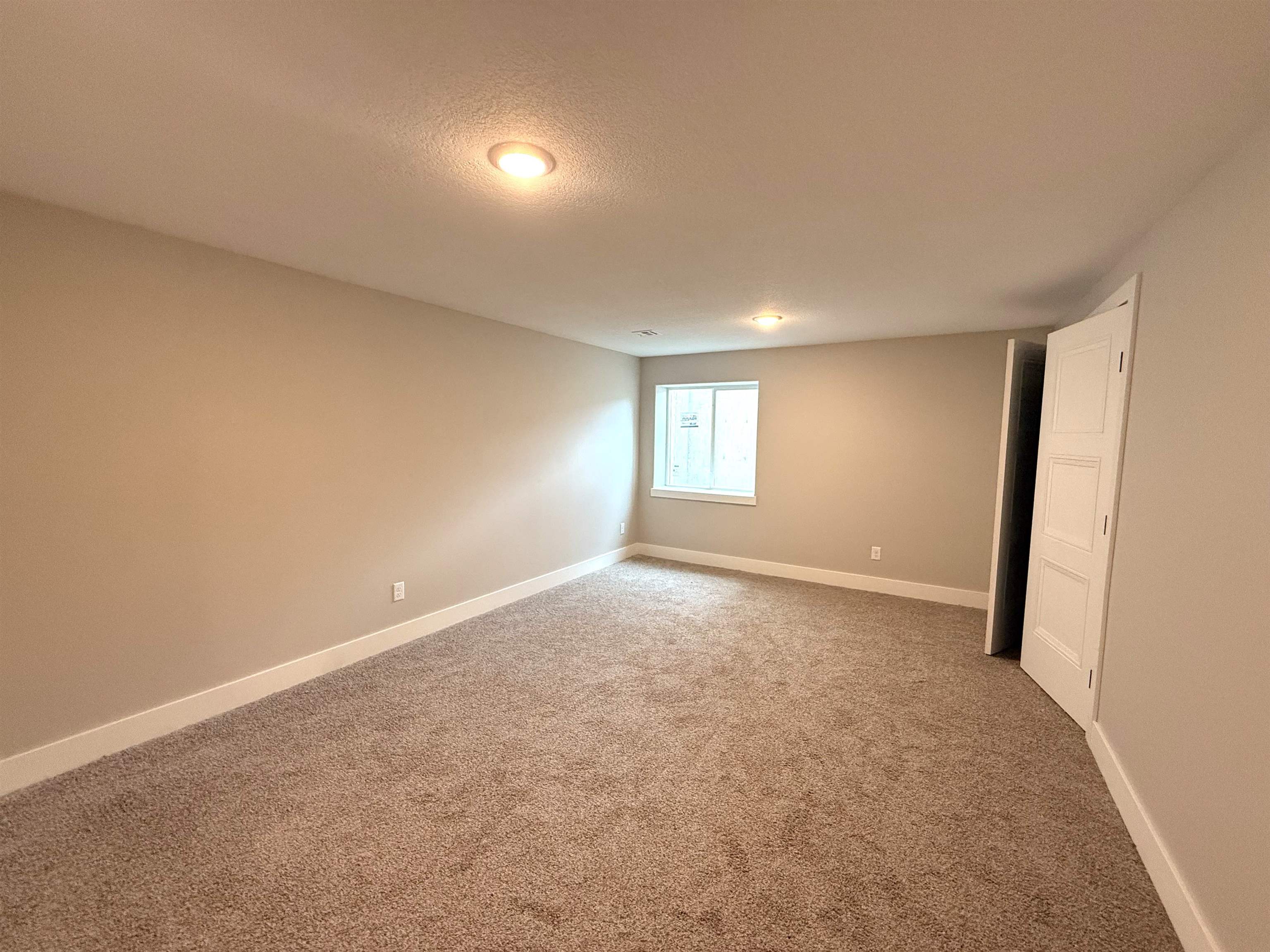 2153 S Chateau Ct Property Photo 18
