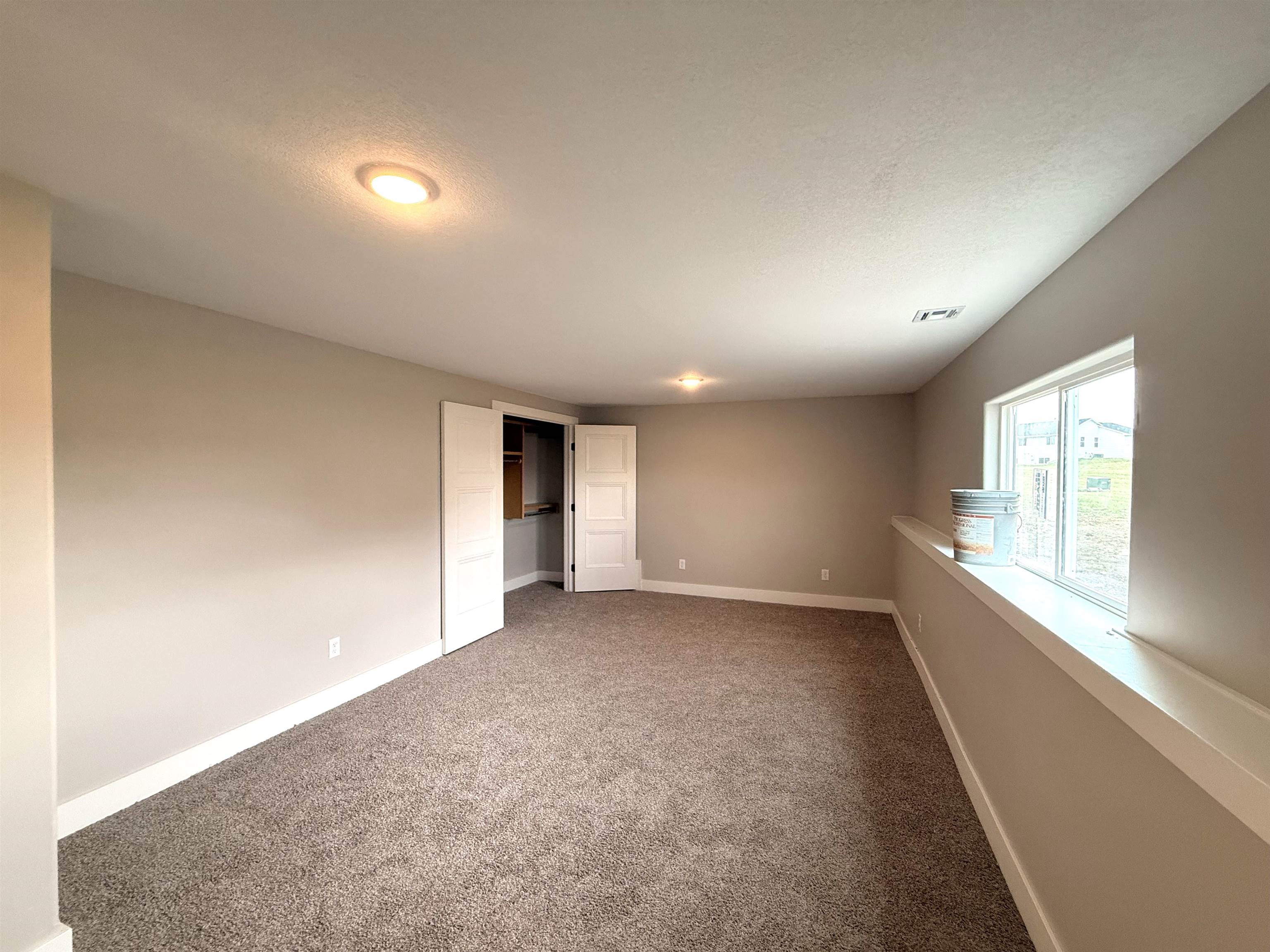 2153 S Chateau Ct Property Photo 20