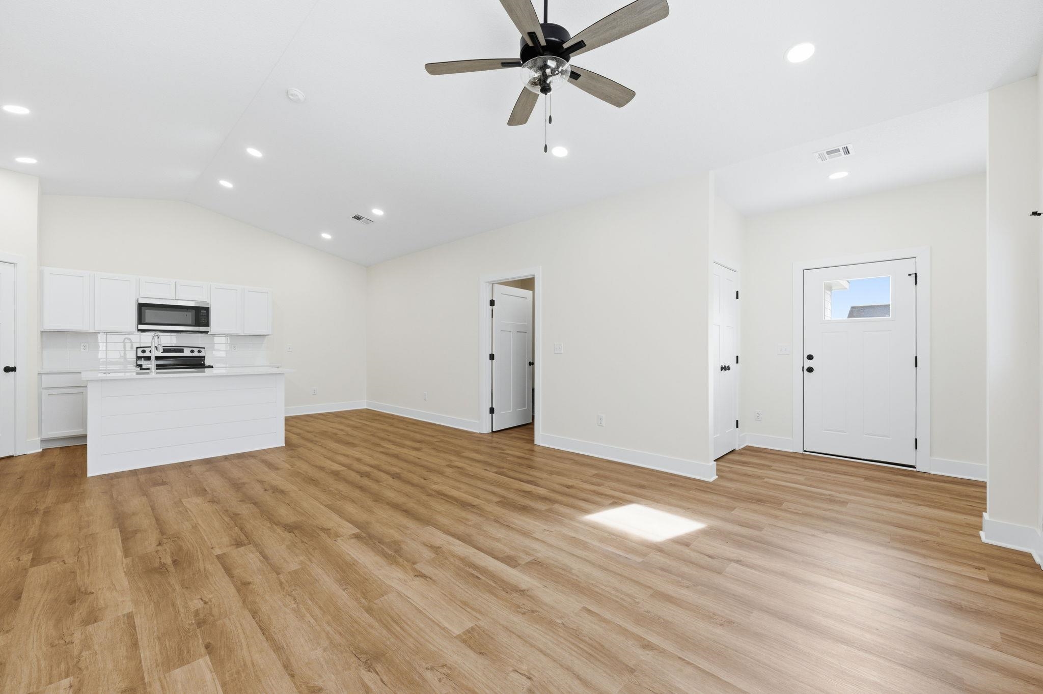 16914 W Kashmir St Property Photo 4