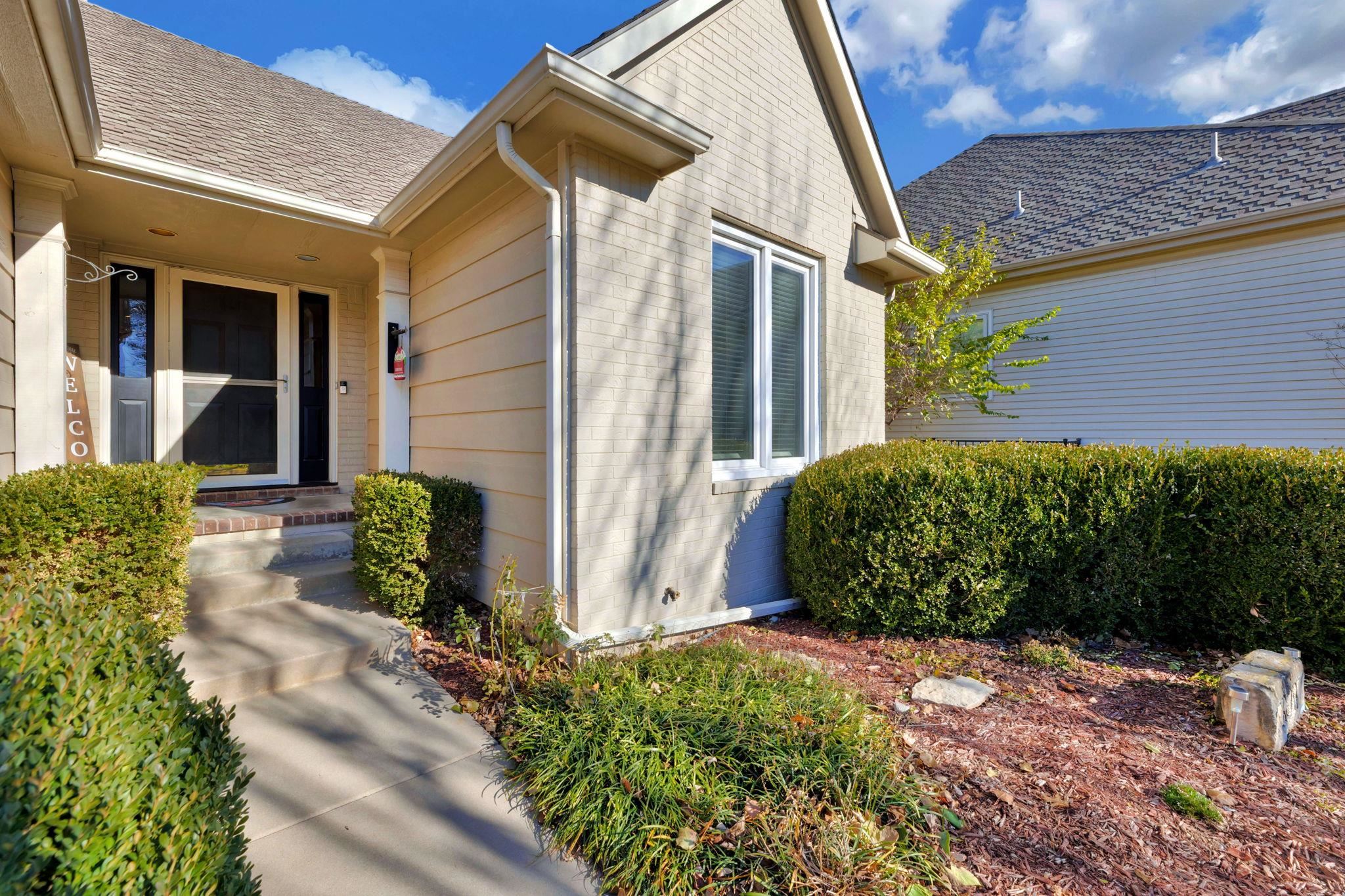 12610 E Bradford Cir Property Photo 4