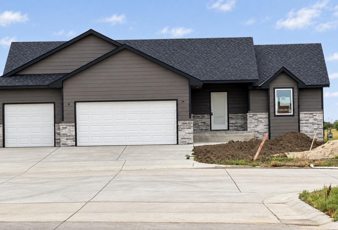 5519 N Toben Ct Property Photo 1