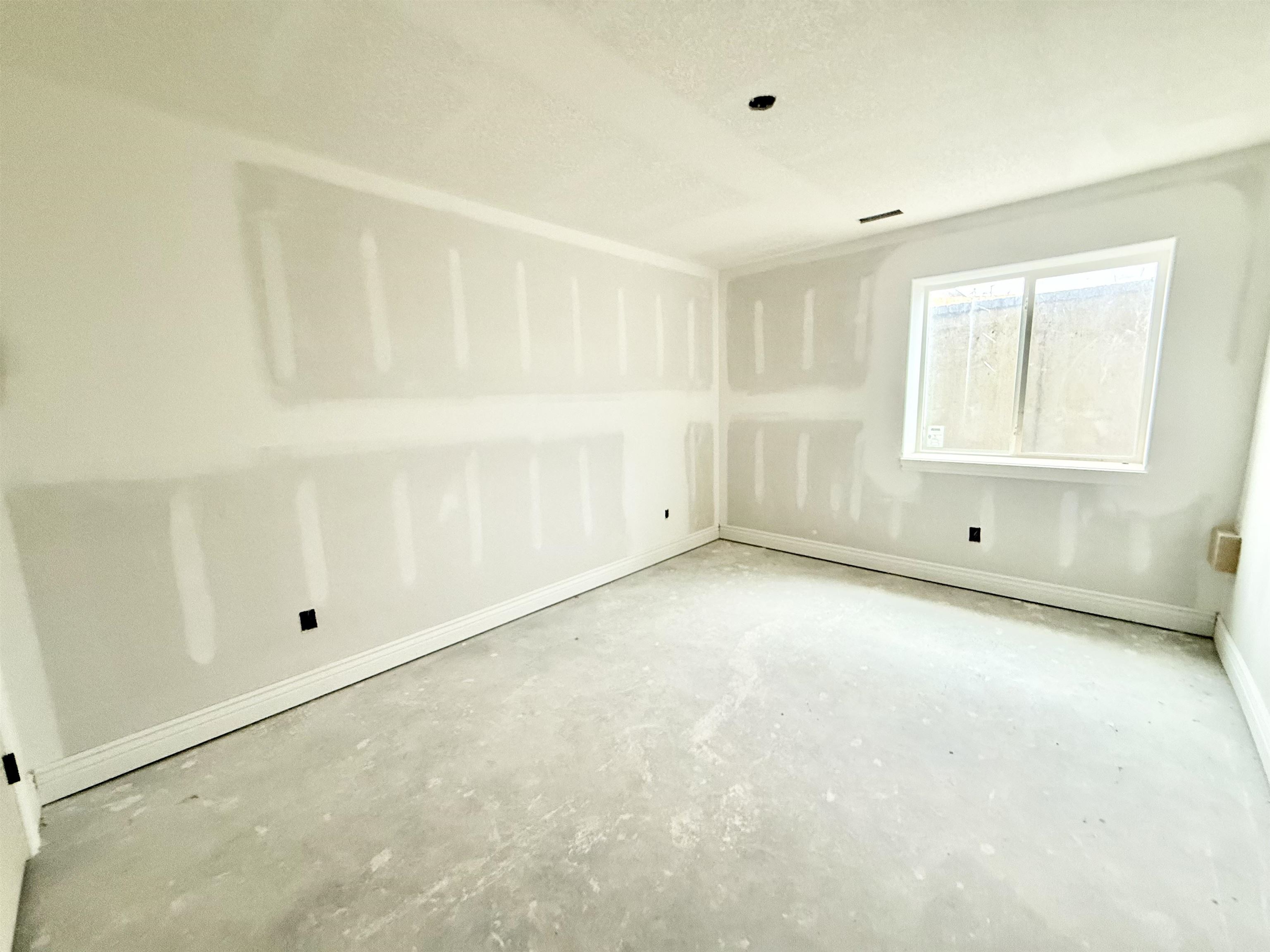 5519 N Toben Ct Property Photo 8