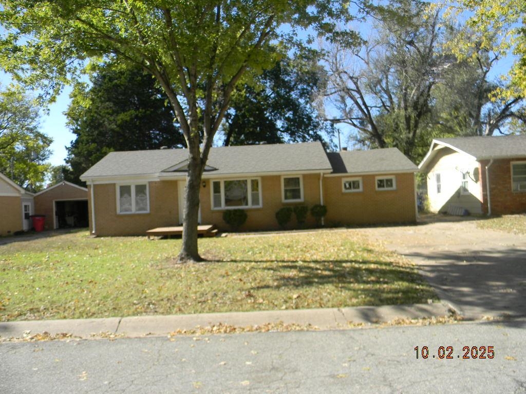 215 S Sunset Ave Property Photo 3