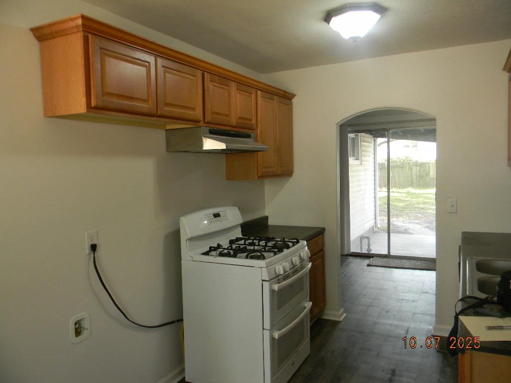 215 S Sunset Ave Property Photo 6