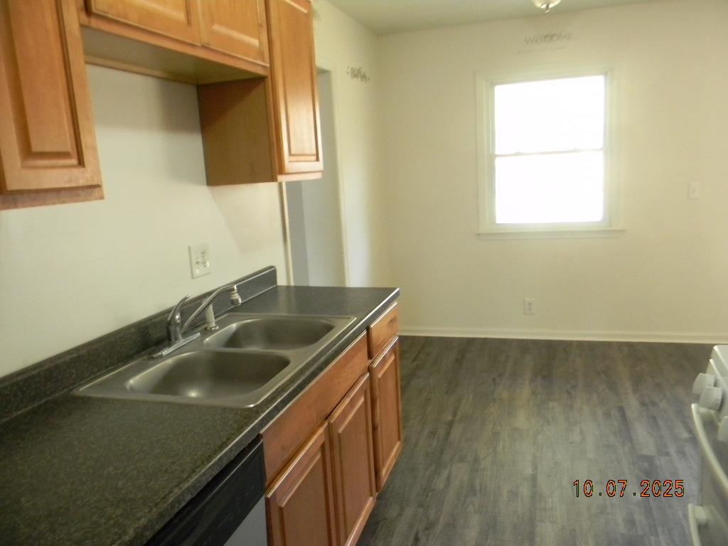 215 S Sunset Ave Property Photo 7
