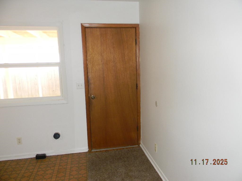 354 N Slade Property Photo 3