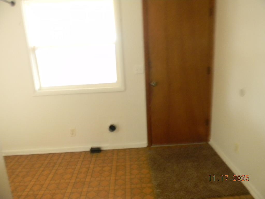 354 N Slade Property Photo 6