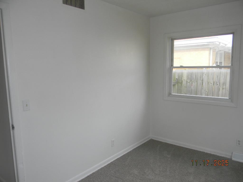 354 N Slade Property Photo 8