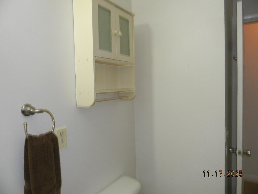 354 N Slade Property Photo 10