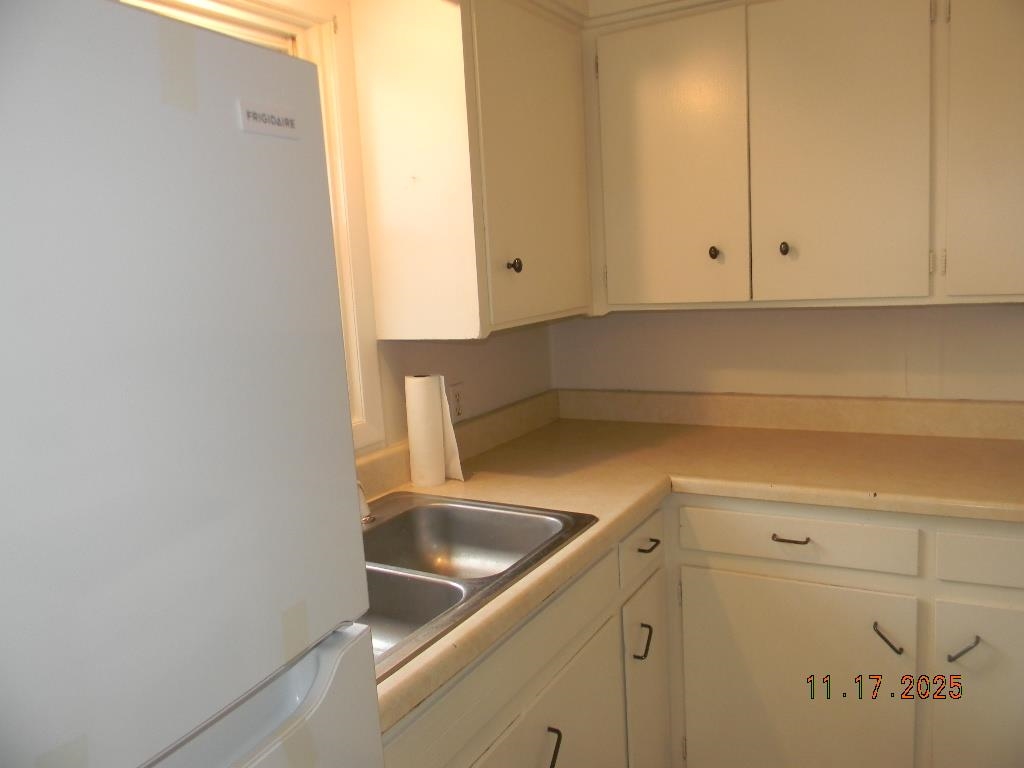 354 N Slade Property Photo 12