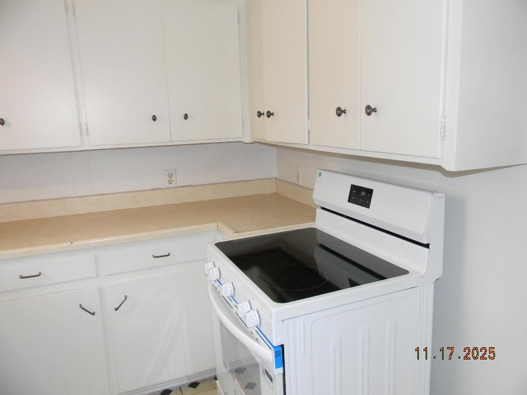 354 N Slade Property Photo 13
