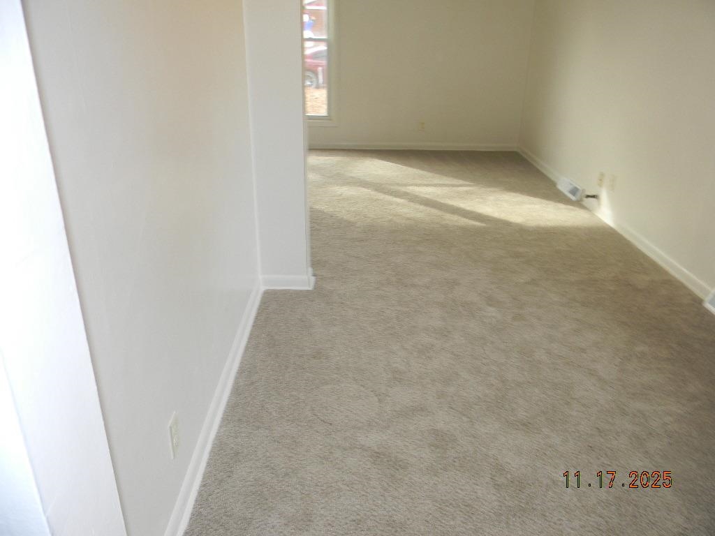 354 N Slade Property Photo 14