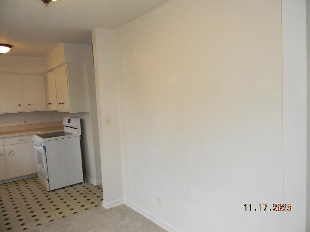 354 N Slade Property Photo 16