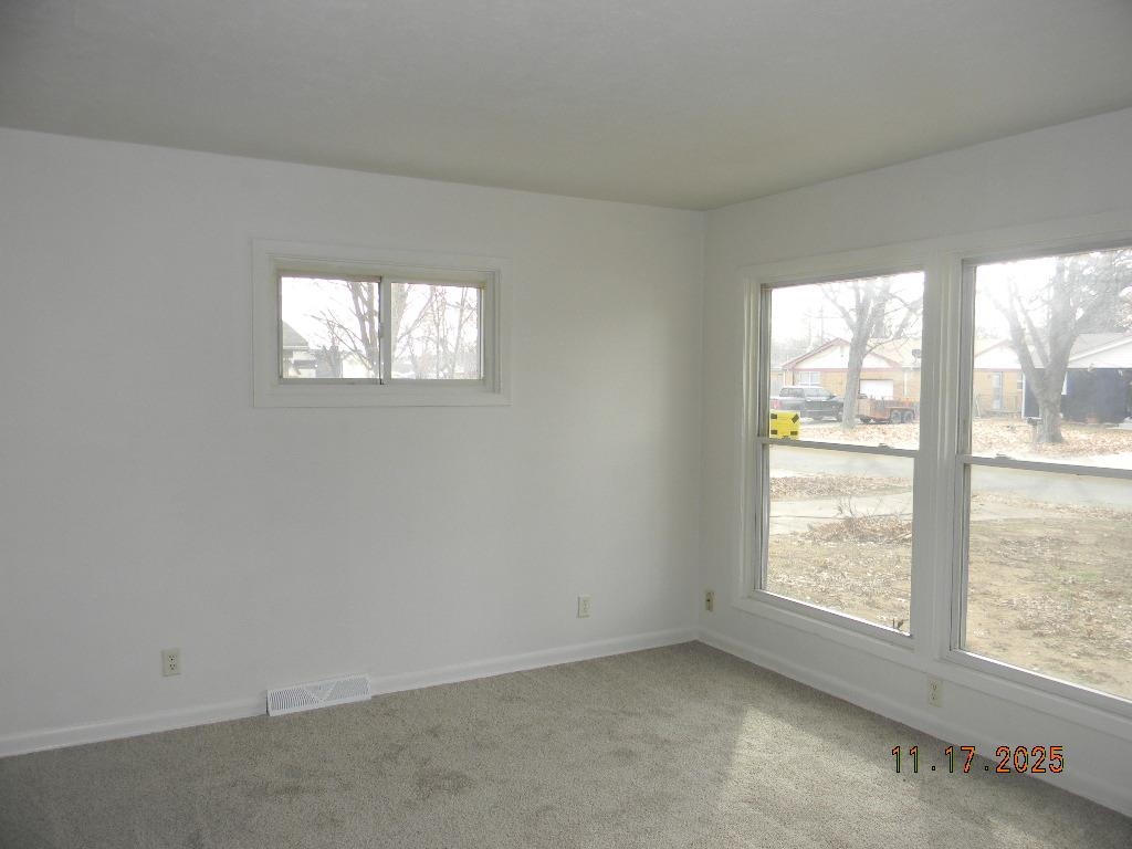 354 N Slade Property Photo 17