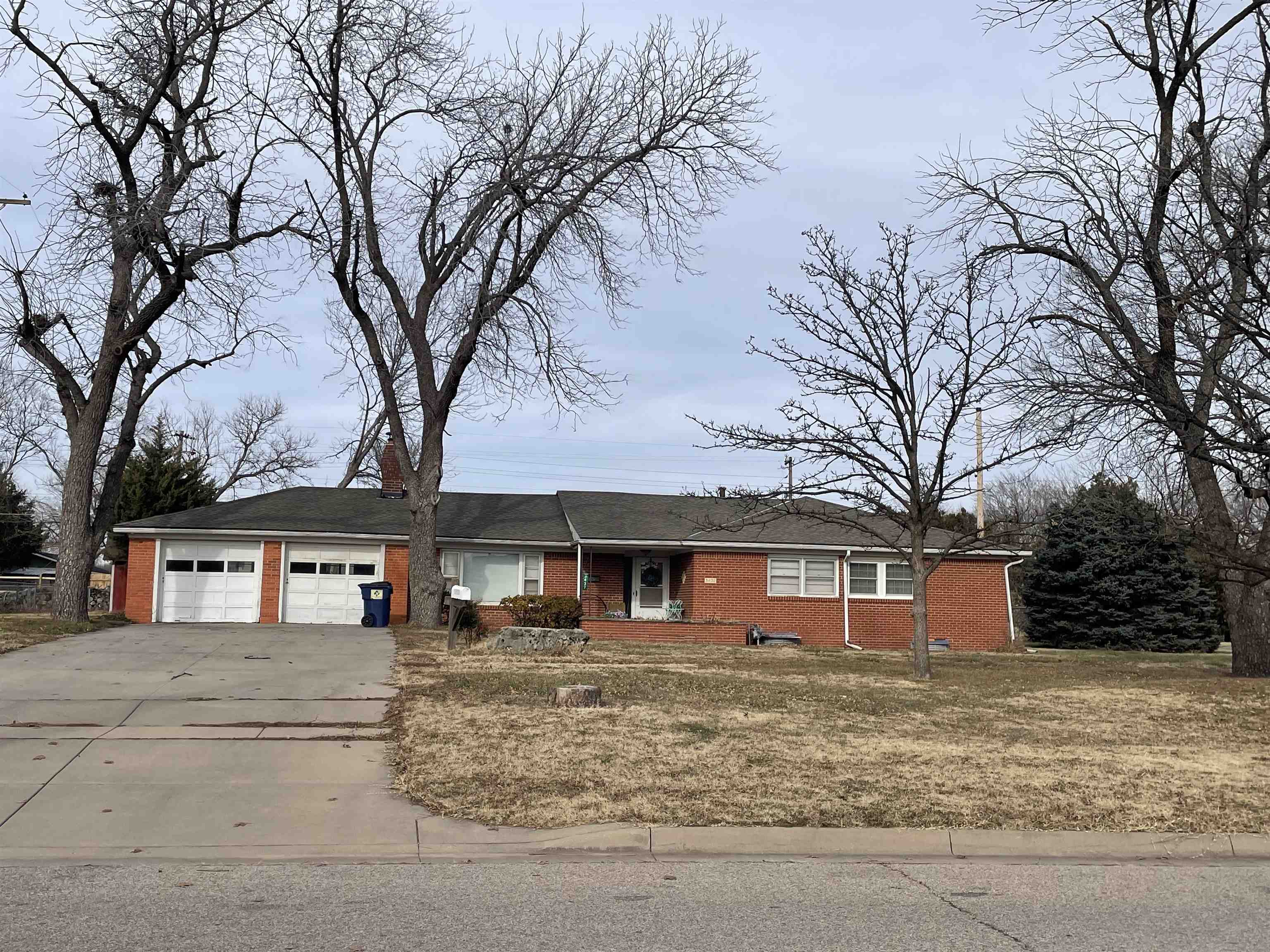 3432 W 8th St N Property Photo 1
