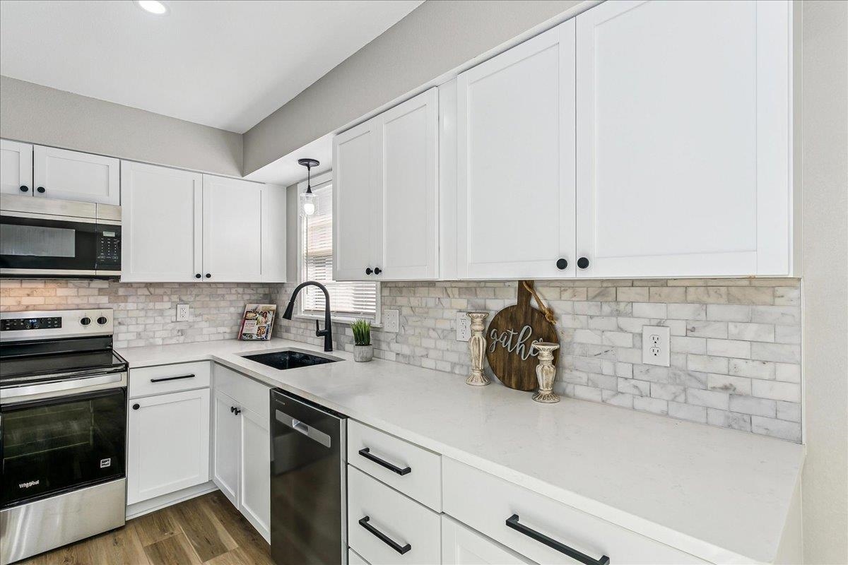 1470 S Hornecker Dr Property Photo 12