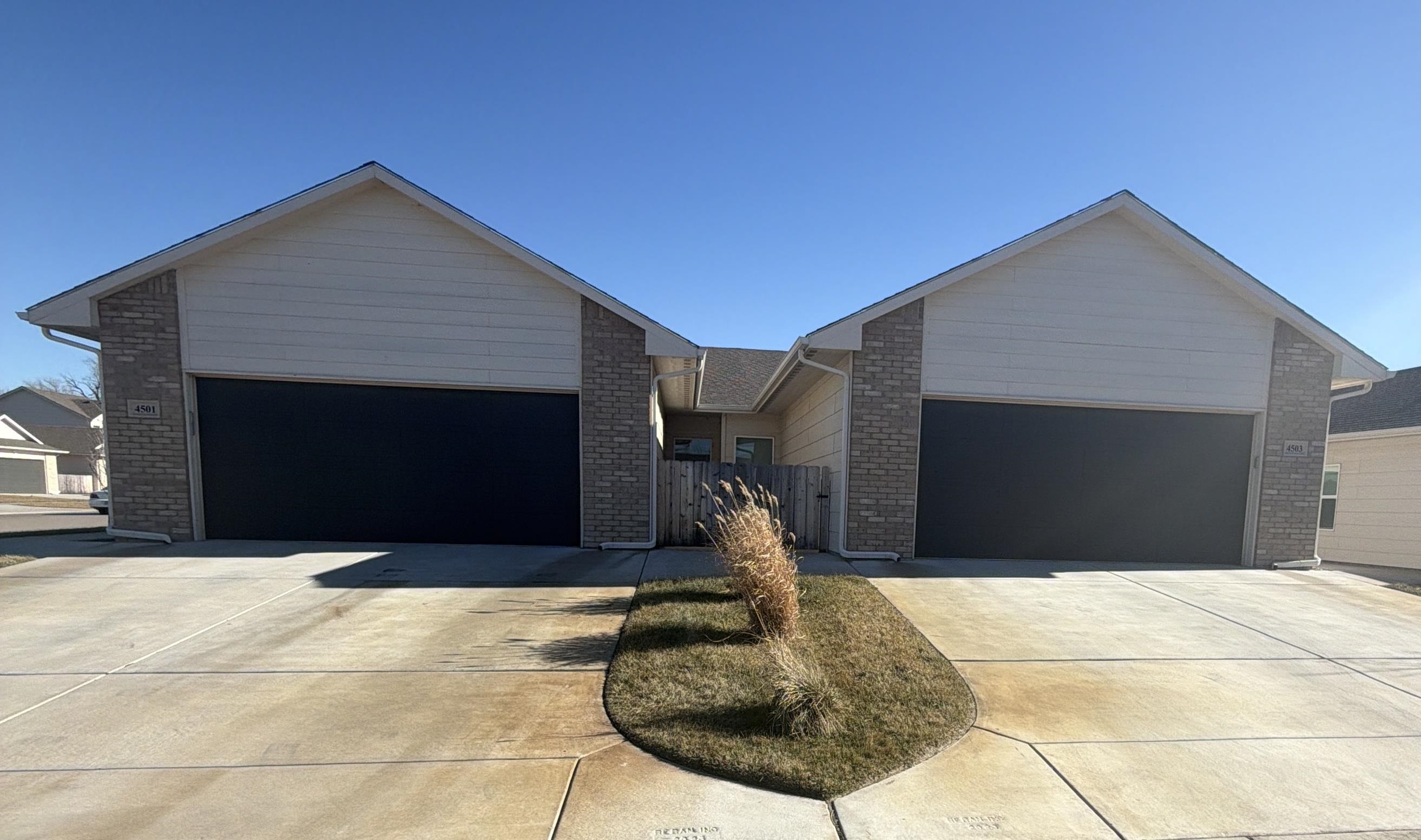 4501-4503 N Sandplum St Property Photo 1