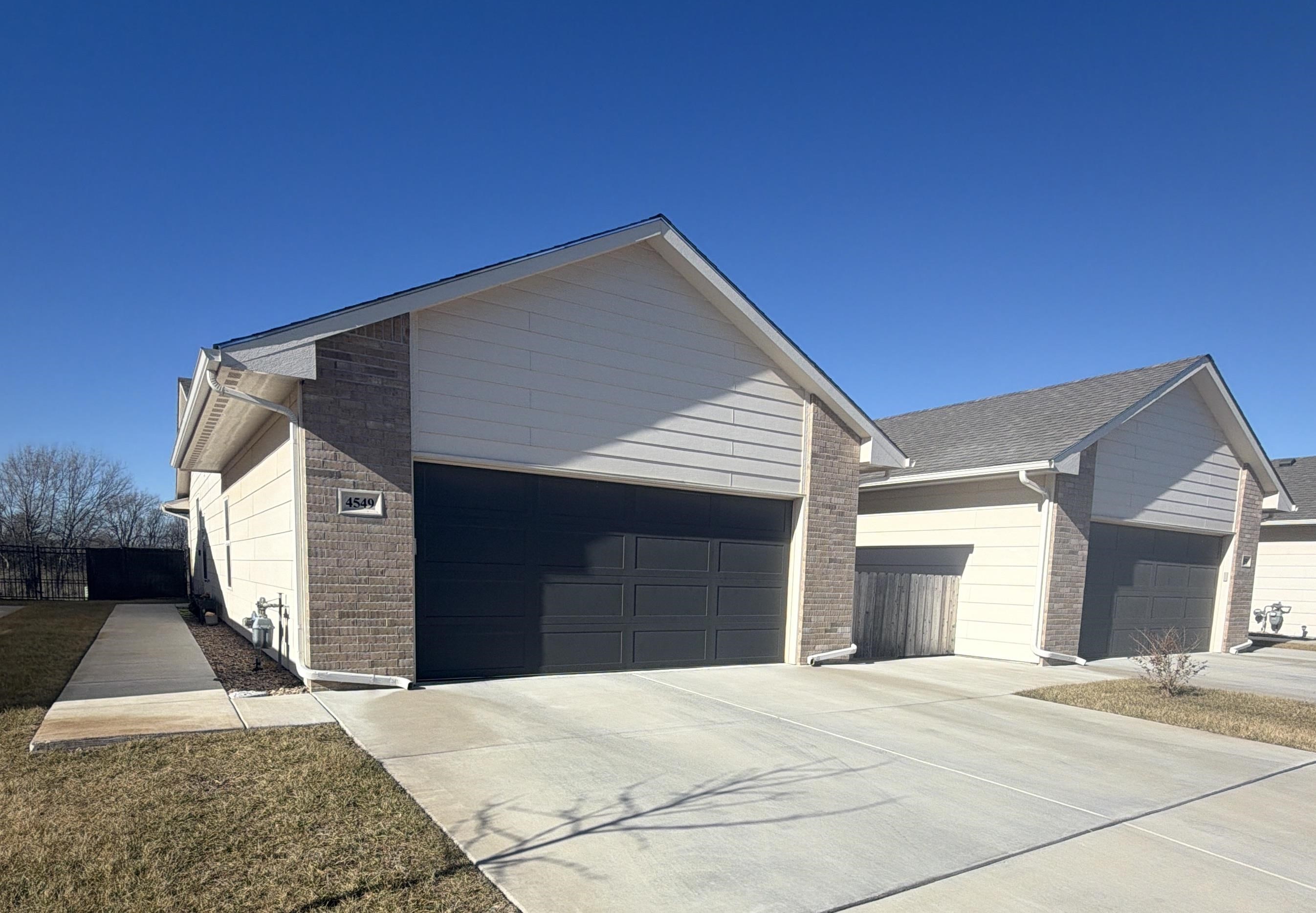 4551-4549 N Sandplum St Property Photo 3