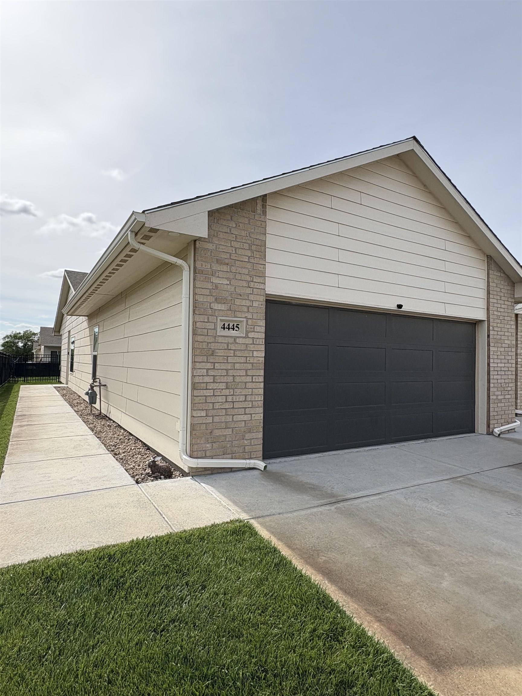 4545-4543 N Sandplum St Property Photo 1