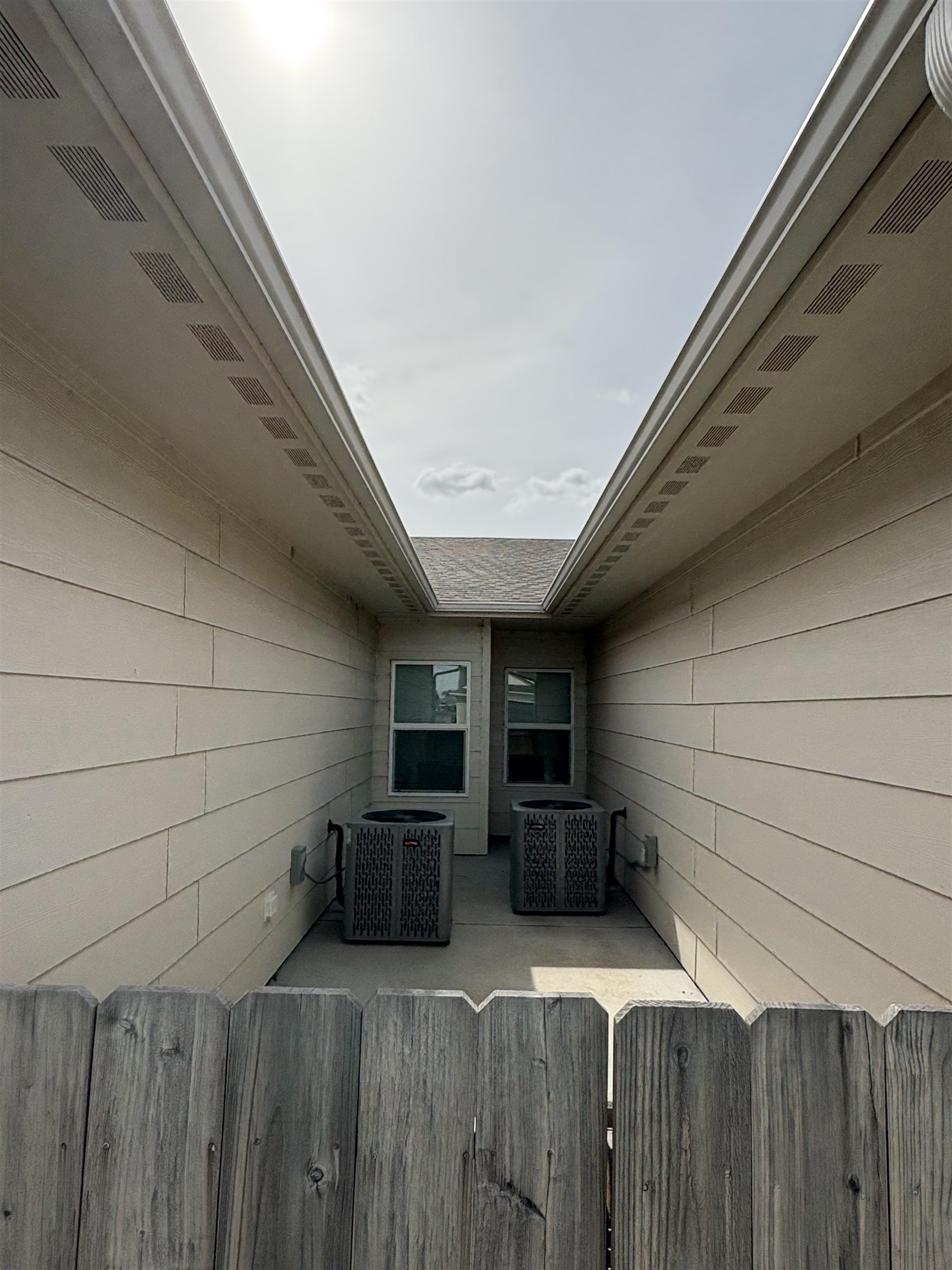 4545-4543 N Sandplum St Property Photo 8