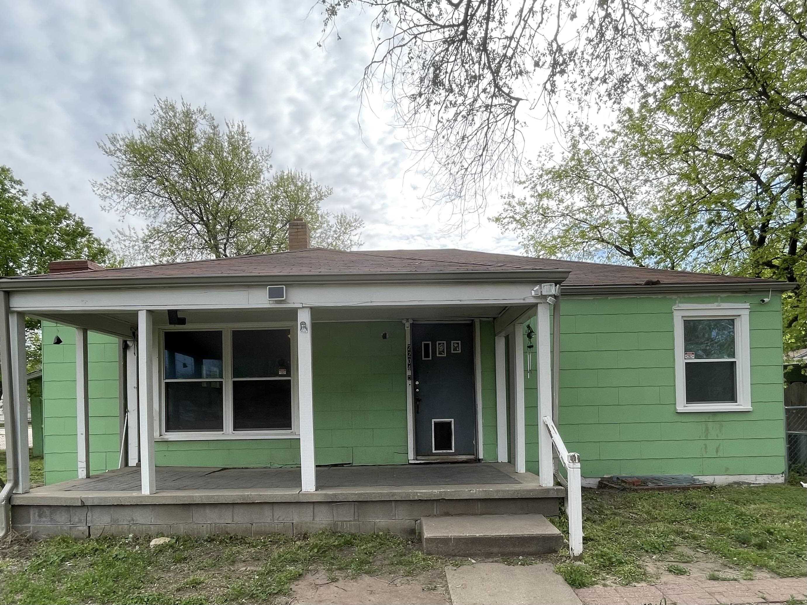 2204 S Washington Ave Property Photo 1