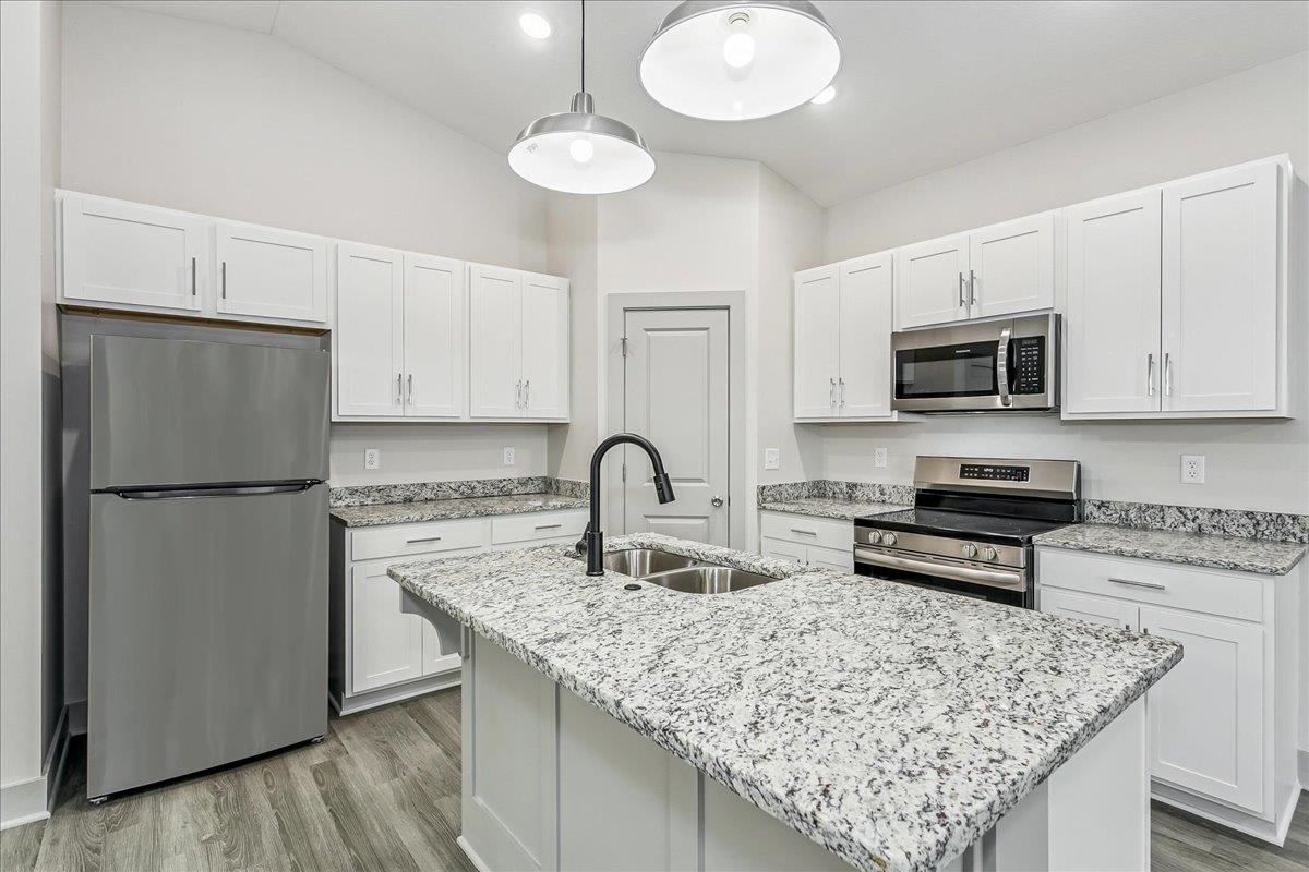 2941 S Bunker Hill Ct. Property Photo 7