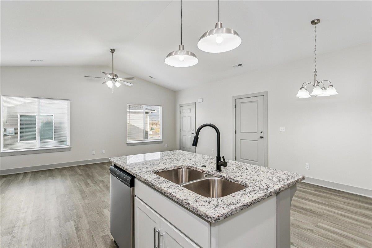 2941 S Bunker Hill Ct. Property Photo 8