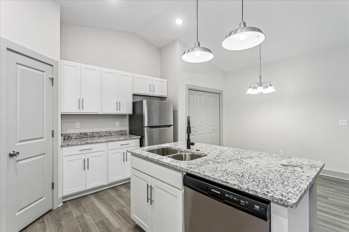 2941 S Bunker Hill Ct. Property Photo 27