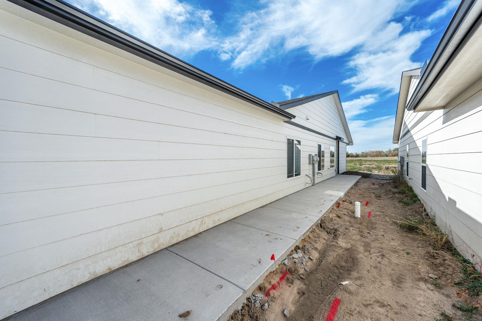 809 S Jay Property Photo 4