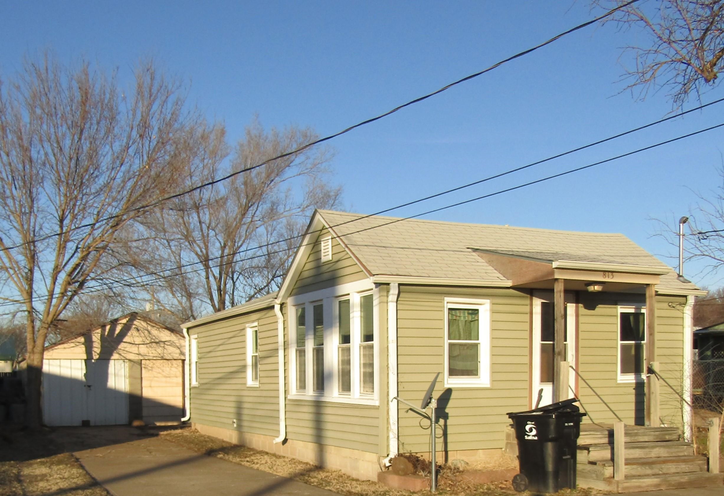 813 N 12th St. Property Photo 1